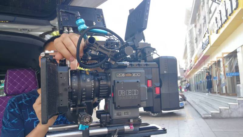 运城TVC拍摄公司：汽车广告领航员，驾驭速度与激情的镜头语言
